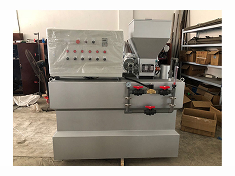 當溶液儲存槽內注滿藥溶液后全自動加藥裝置的電磁閥會自動關閉