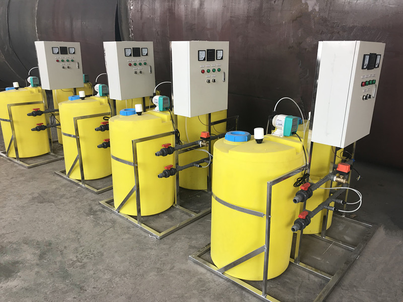 1729492792133706.jpg 全自動三箱加藥裝置.jpg